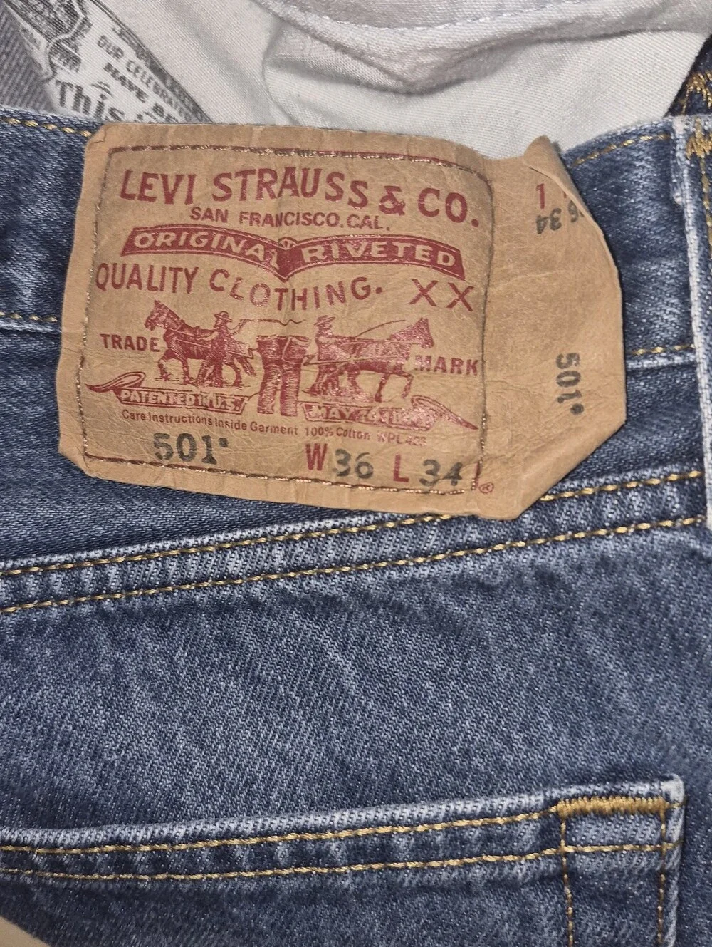 Levi's Men's Blue Denim Jeans - Classic Back Pocket Design